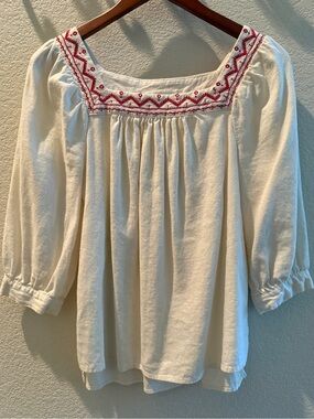 Universal Threads Embroidered Square-Neck White Peasant Top with Red Accent